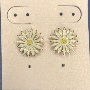 Kate Spade enamel daisy earring studs